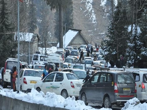 Traffic jam in Manali